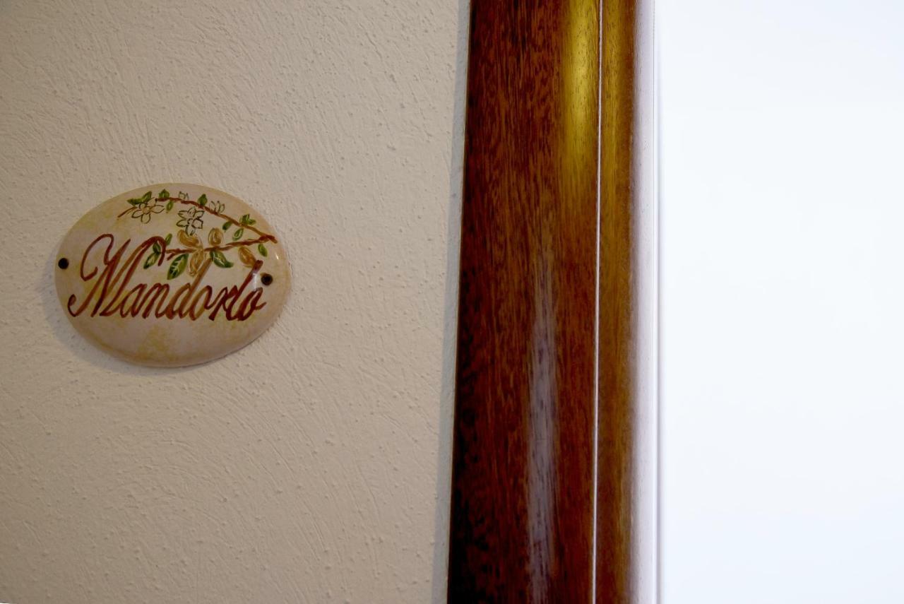 Il Giardino Di Julia B&B トルトラ エクステリア 写真